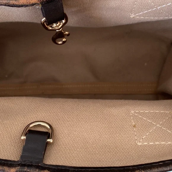 Dooney and Bourke handbag - Picture 2 of 4